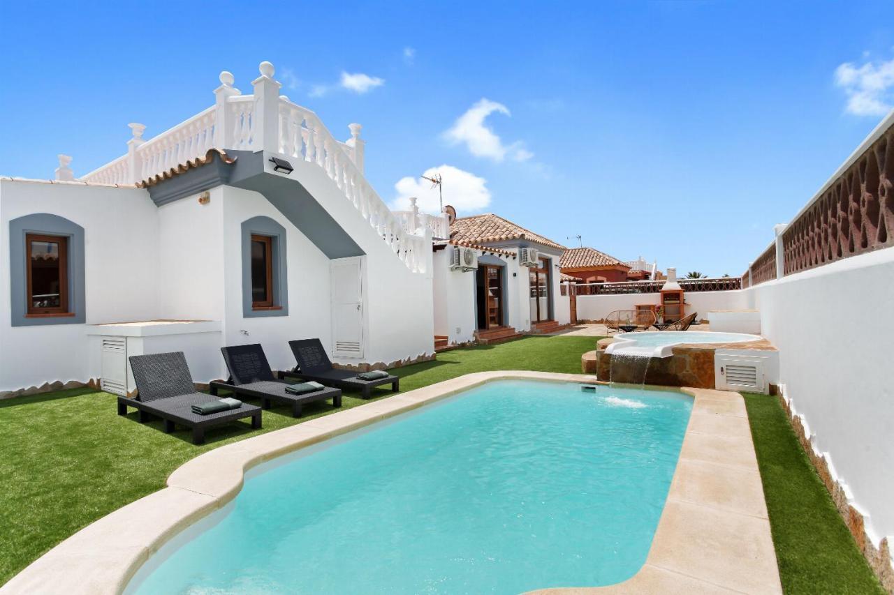 Villa Thomas Коралео Екстериор снимка