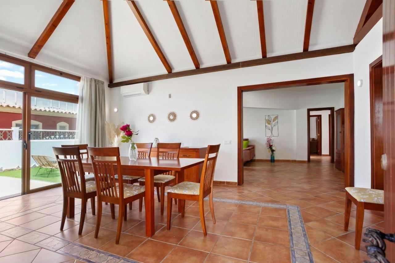 Villa Thomas Коралео Екстериор снимка