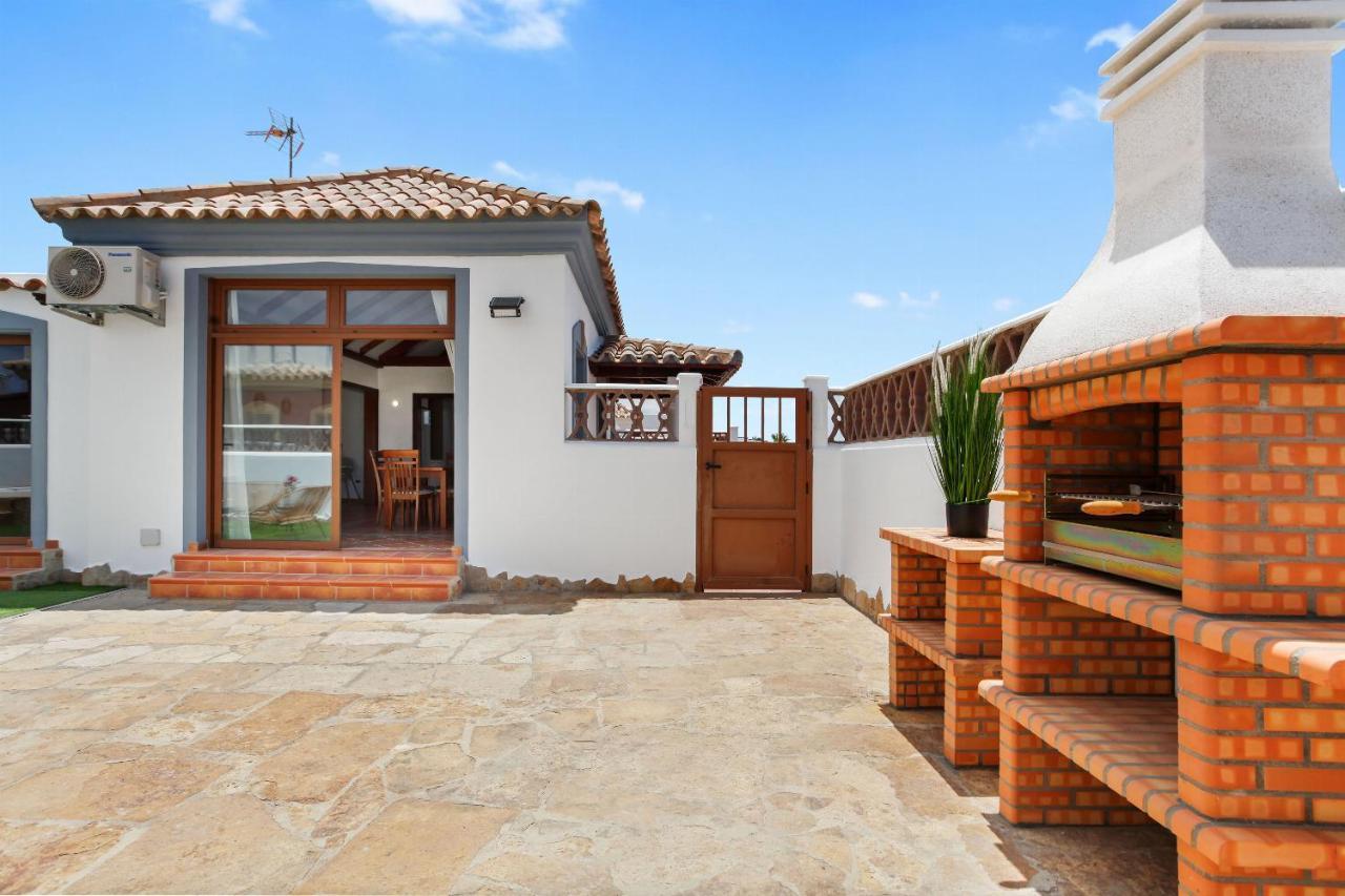 Villa Thomas Коралео Екстериор снимка