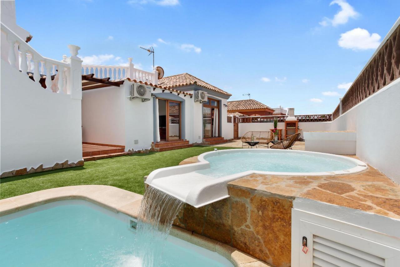 Villa Thomas Коралео Екстериор снимка
