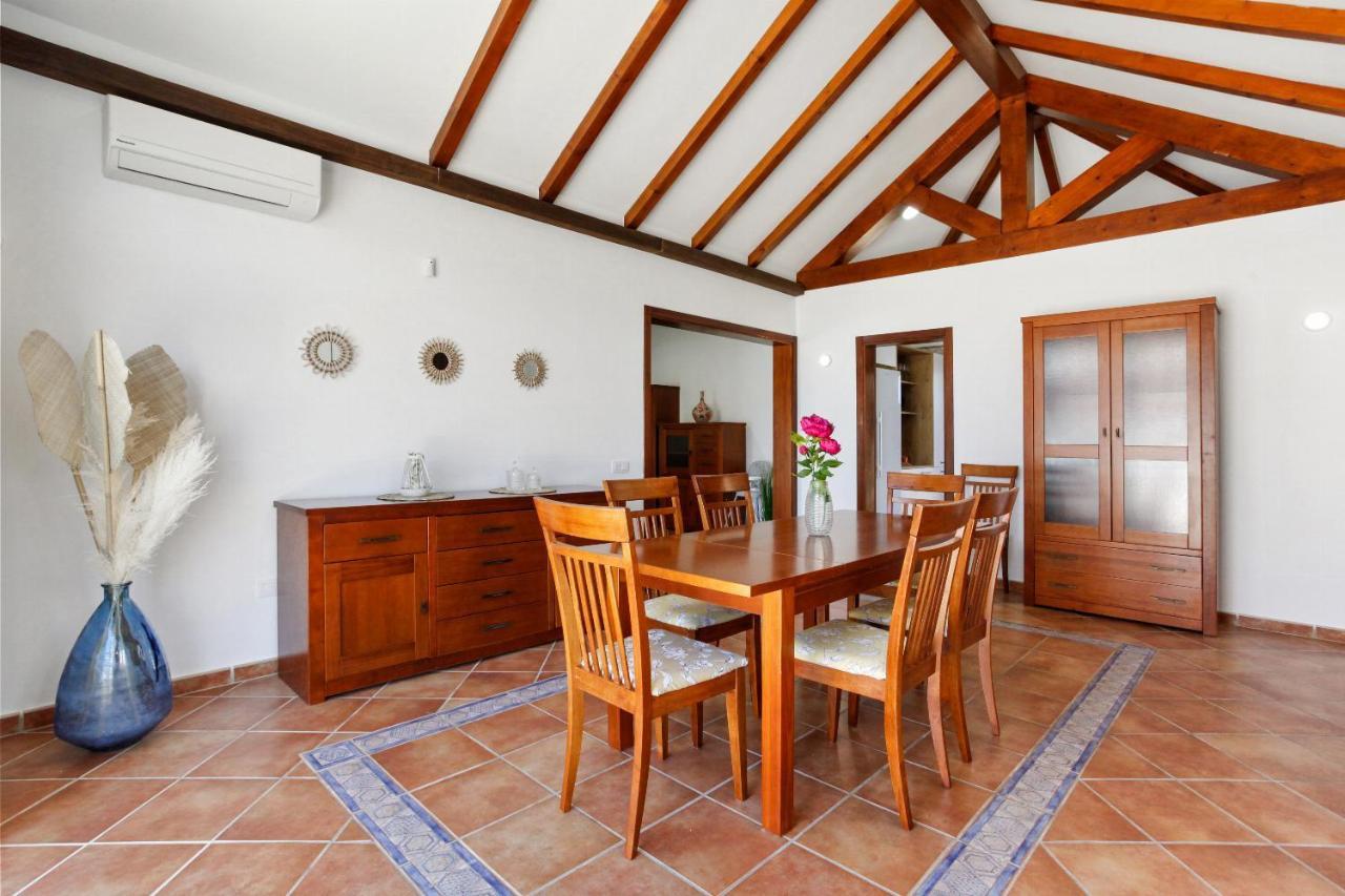 Villa Thomas Коралео Екстериор снимка